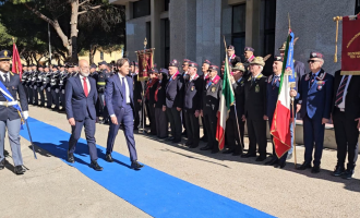 Svolta nelle indagini su incendi e ordigni: la Polizia di Stato celebra il 174&deg; a Noto