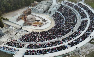 Bocciature per l'Inda: ministero della Cultura blocca l'aumento retroattivo da 41 a 68 mila euro per la consigliera delegata