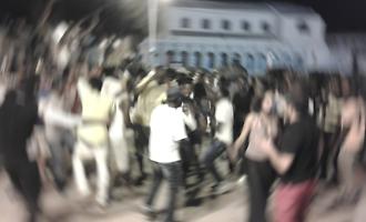 Siracusa, violenta rissa tra la gente in piazza Santa Lucia: tre feriti