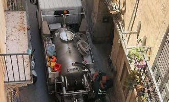 Ortigia senz'acqua da quattro giorni: rabbia tra residenti e commercianti
