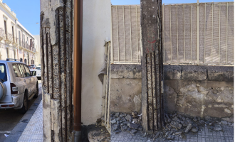 Allarme sicurezza: pali elettrici con ferri scoperti sul litorale di Siracusa