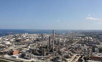 La riconversione della raffineria di Priolo, Cgil contro Eni &laquo;Investa in Sicilia i risparmi ottenuti&raquo;