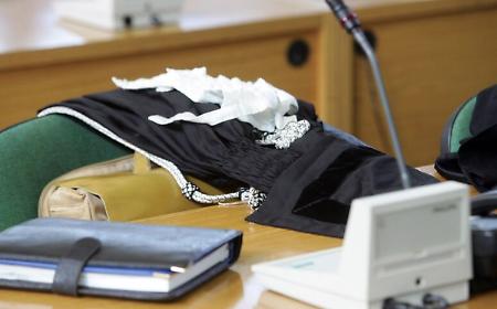 Testamento falso da 2 milioni di euro: a giudizio due vicini di casa di un possidente