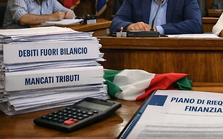 Debiti, tributi non riscossi e contenziosi: ecco la voragine finanziaria del Comune di Portoalo