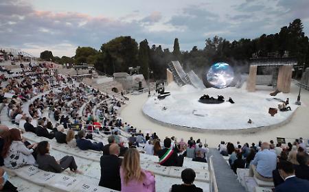 Il naufragio dei Tiranni: a Siracusa i "Persiani" raccontano il crollo dei regimi