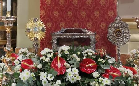 Siracusa riabbraccia i tesori di Santa Lucia: la veste e le scarpette in processione per la prima volta
