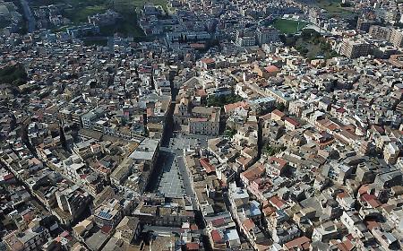 Elezioni Lentini 2026: date, candidati e il nodo della sfiducia a Lo Faro