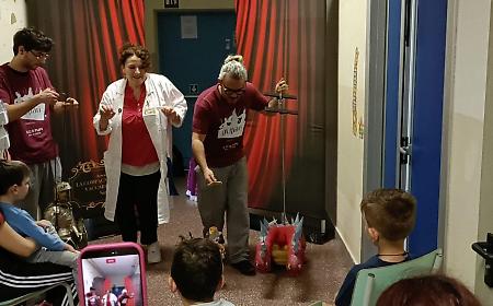 Pupi in corsia negli ospedali di Siracusa: spettacoli per i piccoli pazienti