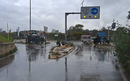 Caro gasolio, trattori in rivolta &laquo;Cos&igrave; a rischio i nostri raccolti&raquo;
