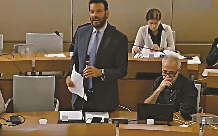Il sindaco: &laquo;A Siracusa 110 milioni di opere e conti in ordine&raquo;. L&rsquo;opposizione: &laquo;Parla di un&rsquo;altra citt&agrave;&raquo;