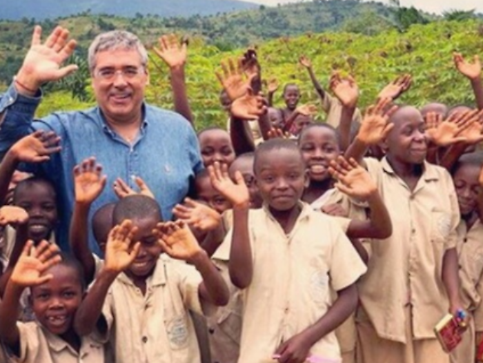 Tot&ograve; Cuffaro in Burundi: &laquo;Cos&igrave; la nostra onlus aiuta i pi&ugrave; poveri&raquo;