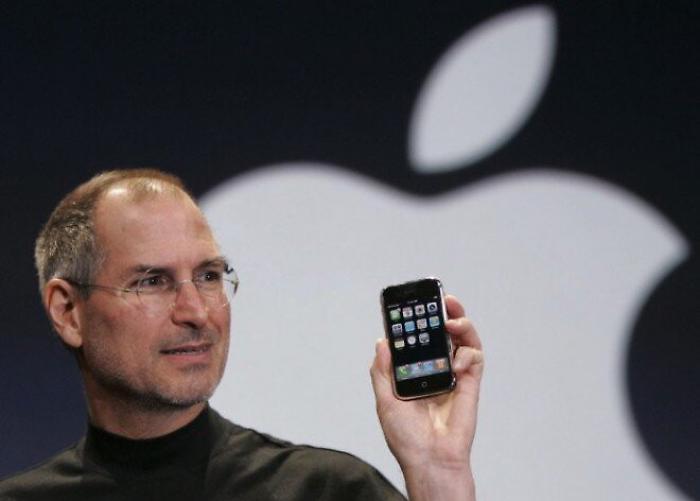 Dieci anni fa il lancio del primo iPhone