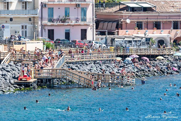 Catania: un solo solarium a San Giovanni Li Cuti, forse una spiaggia libera in pi&ugrave; alla Plaia
