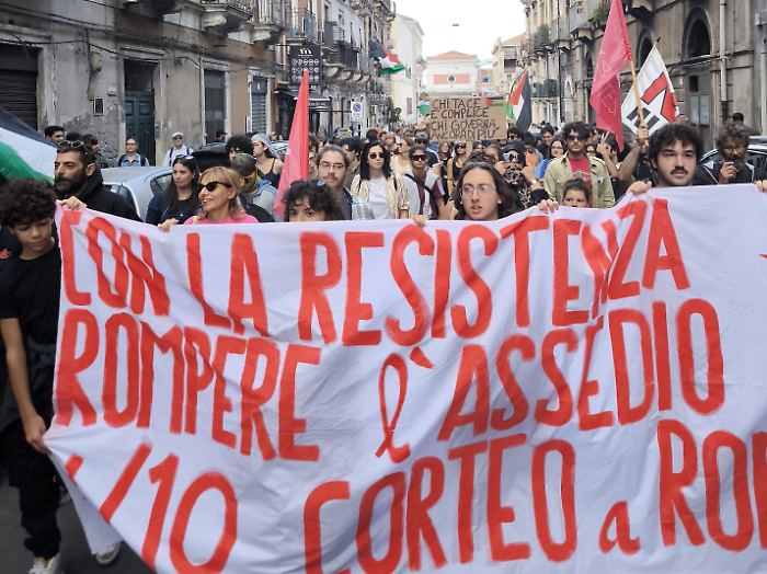 Catania, in migliaia al corteo per la Palestina e la Flotilla