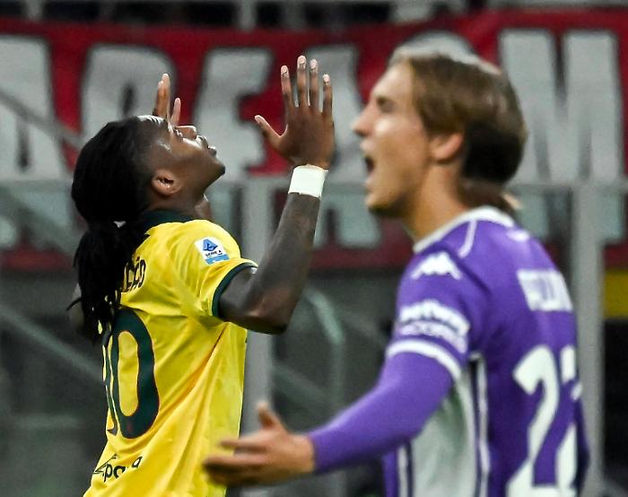 Mentre la Juventus crolla, il Milan vola in alto grazie alla notte che celebra Leao 