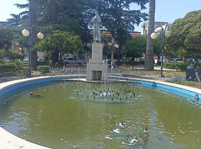 Aggredirono e derubarono  un imprenditore in centro storico: 3 giovanissimi di Giarre arrestati per rapina e lesioni