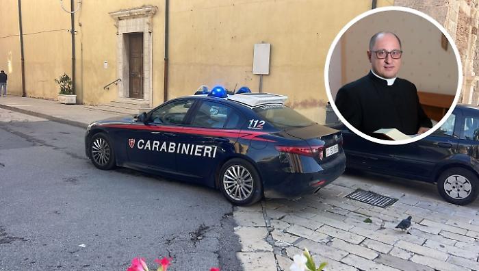 Gela, parroco accoltellato dentro la chiesa del Carmine: fermato l'aggressore