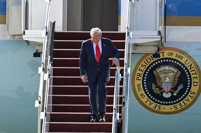 «Anziché testare missili dovrebbe far finire la guerra», il richiamo di Trump a Putin