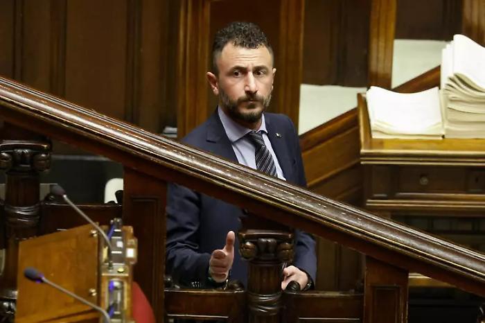 Sparo di Capodanno,  parlamentare Pozzolo assolto per le munizioni e condannato per porto d'armi