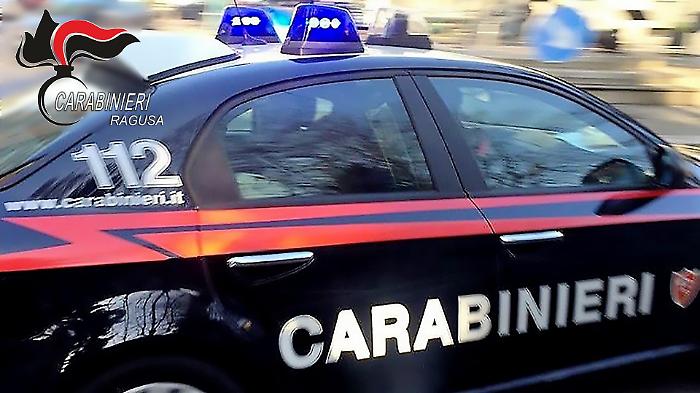 Vittoria, estorsione di 100 euro ai danni di un tunisino a cui stavano restituendo il motorino rubato: in tre ai domiciliari