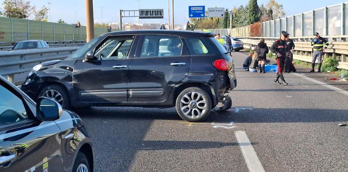 Incidente mortale a Bari, travolto e ucciso un 25enne che stava soccorrendo un automobilista in difficoltà