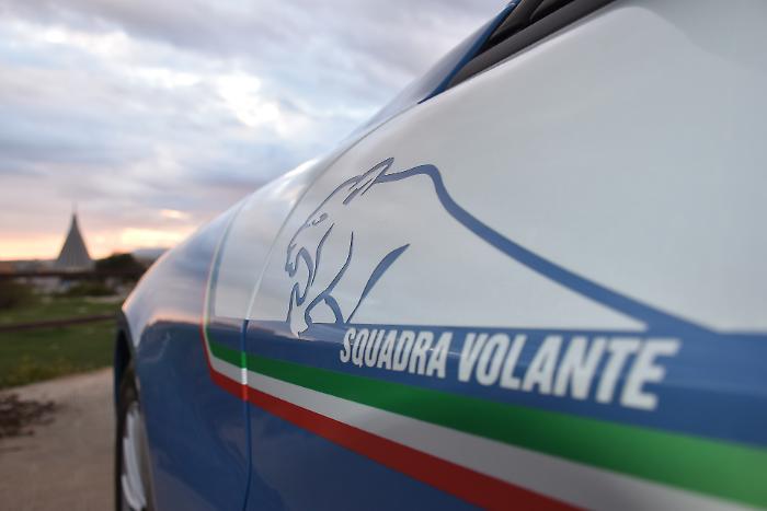 Riconosce il motorino rubato e ferma il ladro: 18enne nei guai