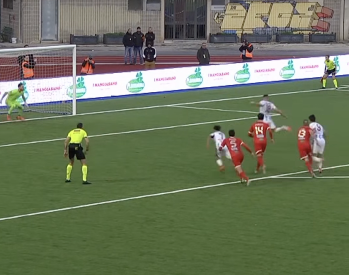 Il rigore calciato dalla Salernitana