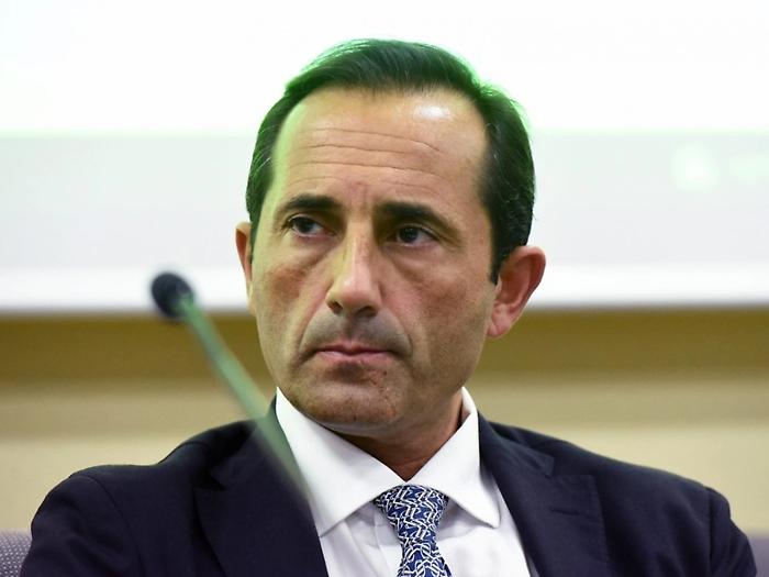 Authority privacy, cade la prima testa: si è dimesso il segretario generale Fanizza