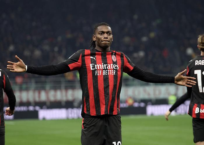 Un gol di Leao affonda la Lazio, il Milan torna capolista 