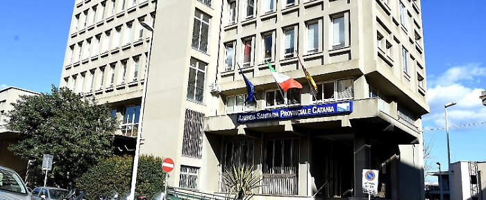 Asp Catania, concorso rinviato 12 ore prima della prova: si dovrà usare l'intelligenza artificiale e 700 candidati restano in sospeso