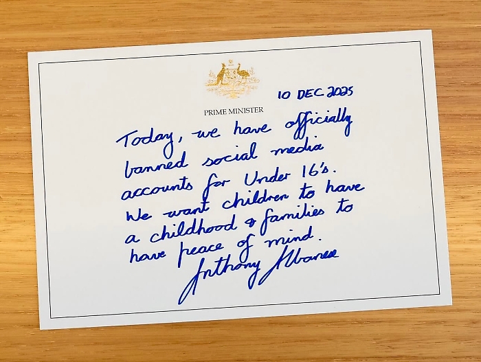 Rivoluzione digitale in Australia: da oggi niente social per i minorenni 