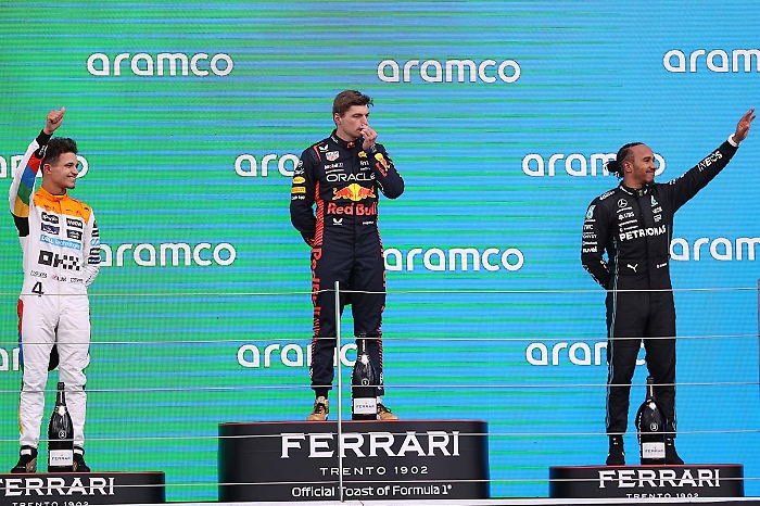 In pista vince Norris ma il "paperone" &egrave; Verstappen (con Hamilton che resta sul podio) 