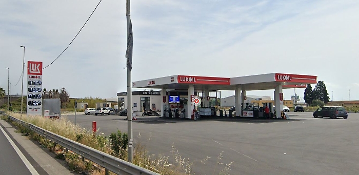 Rapina all&rsquo;alba a un distributore dell&rsquo;asse dei servizi di Catania: dopo la testimonianza della vittima, parte l'indagine della polizia