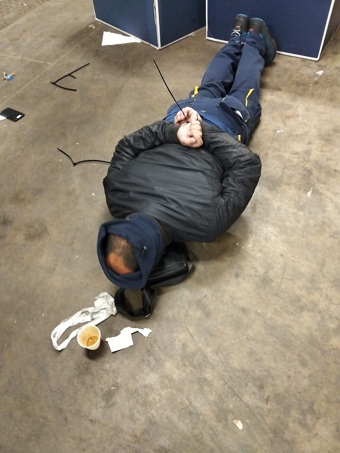 Tentata rapina all'Eurospin di Catania, l'immagine shock del dipendente legato. Uiltucs: &laquo;Violenza inaudita&raquo;