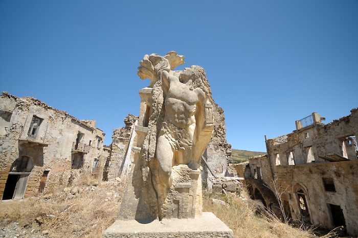 Sicilia a passo lento: cammini, ciclovie e il silenzio della Valle del Bel&igrave;ce