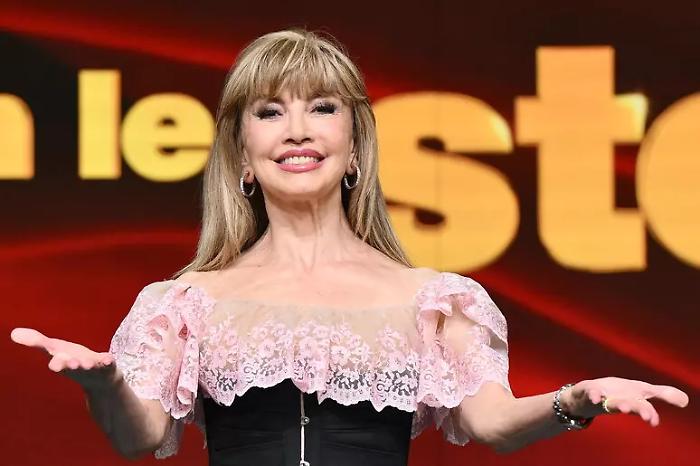 Finale di "Ballando con le Stelle": chi sar&agrave; la coppia regina della ventesima edizione?