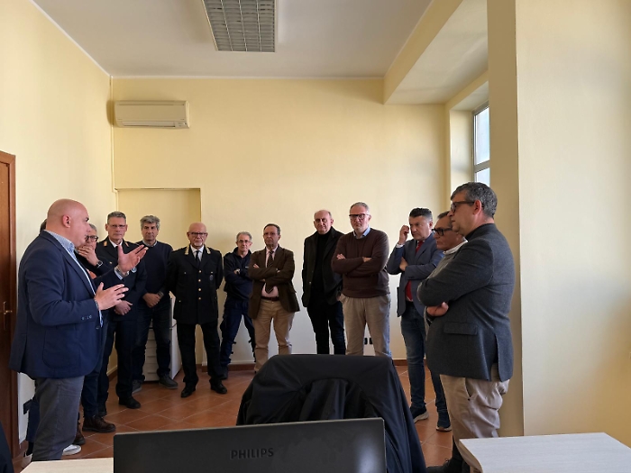 Siglata intesa per installare pi&ugrave; telecamere contro chi abbandona rifiuti in strada