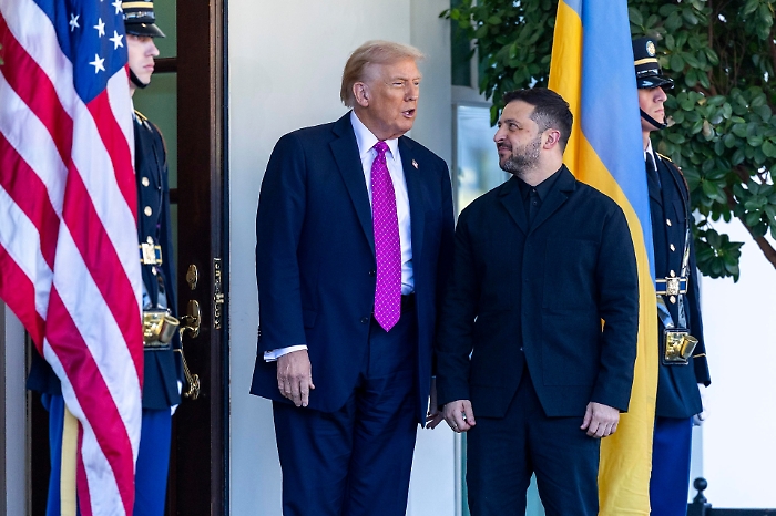 Trump-Zelensky, l&rsquo;incontro a Mar-a-Lago scatta due ore prima: cosa cambia davvero nei negoziati sulla pace