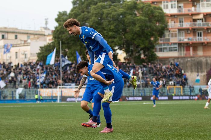 Un Siracusa da sogno, battuta ancher la Salernitana