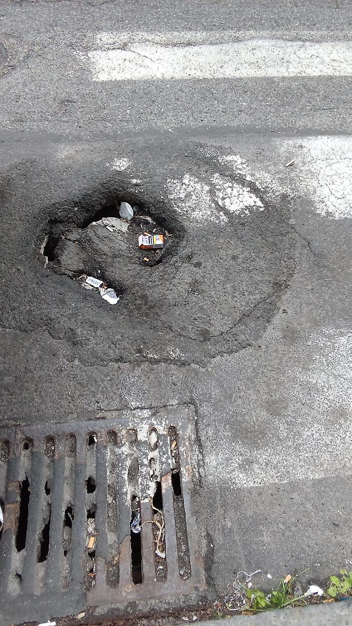 La buca di via Empedocle