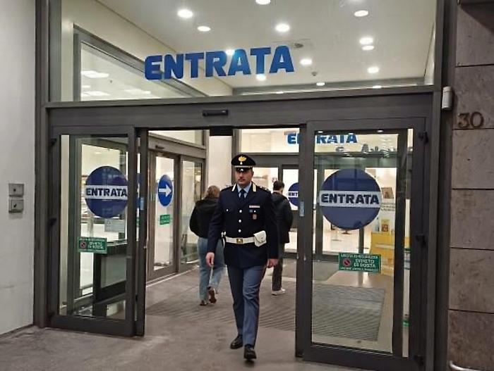 Bergamo, un sabato qualunque si spezza in due: il grido di una madre all&rsquo;ingresso del supermercato