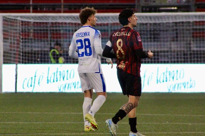 Sorrento-Siracusa, girandola di sostituzioni 2-0