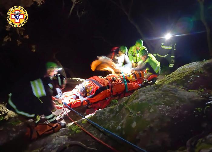 Salvataggio notturno nella gola di Cavagrande del Cassibile: giovane scout recuperato dopo una caduta