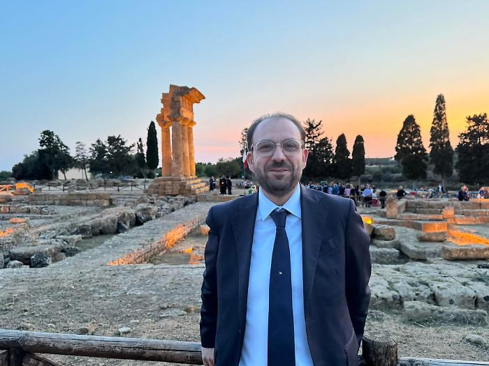 I soldi della cultura e del turismo come un bancomat privato: tutte le accuse al deputato Pisano e alla sua "cricca"