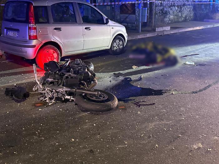 Incidente mortale a Giardini Naxos: morto centauro di 25 anni