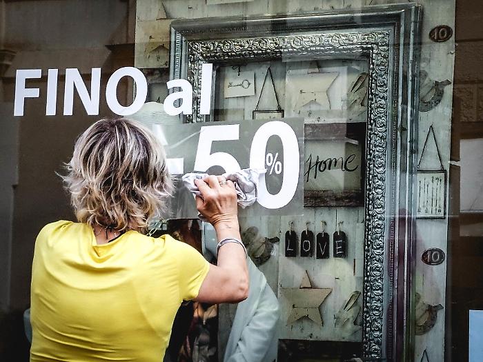 Saldi estivi in Sicilia al via: 350 milioni in gioco, spesa media di 170 euro a famiglia  e l'appello di Confcommercio