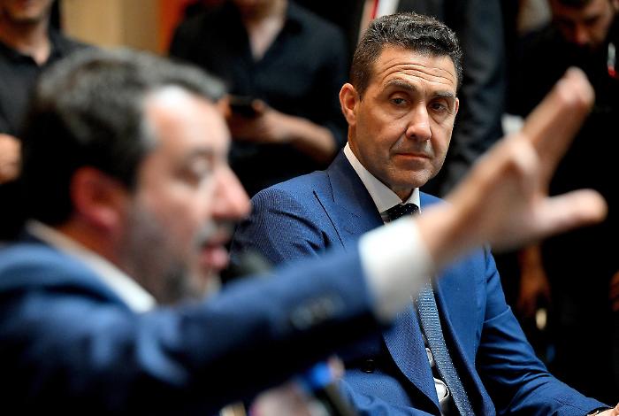 Vannacci oltre Salvini: il sorpasso che scuote il centrodestra e apre una faglia nella maggioranza