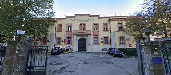 Carcere di Enna, violenta protesta dei detenuti: da giorni telefonate bloccate, stamattina scoppia la rivolta 