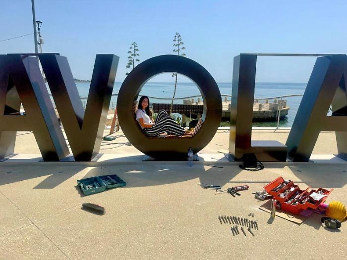Da piazza Esedra a Terrazza Stella del Mare: inaugurazione tra entusiasmo e polemiche sulla memoria