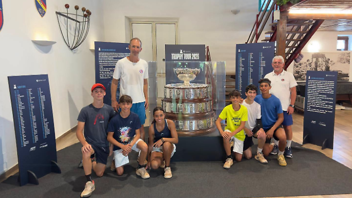 Tennis: i 50 anni del Ts Monte K&agrave; Tira, un compleanno speciale con in bella mostra la Coppa Davis  